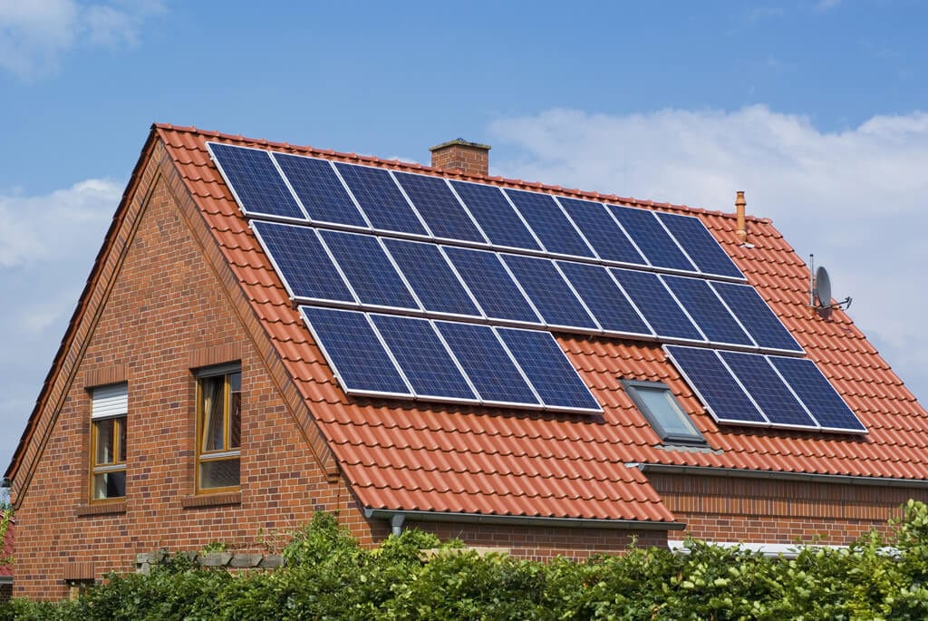 Photovoltaikmodule auf dem Dach